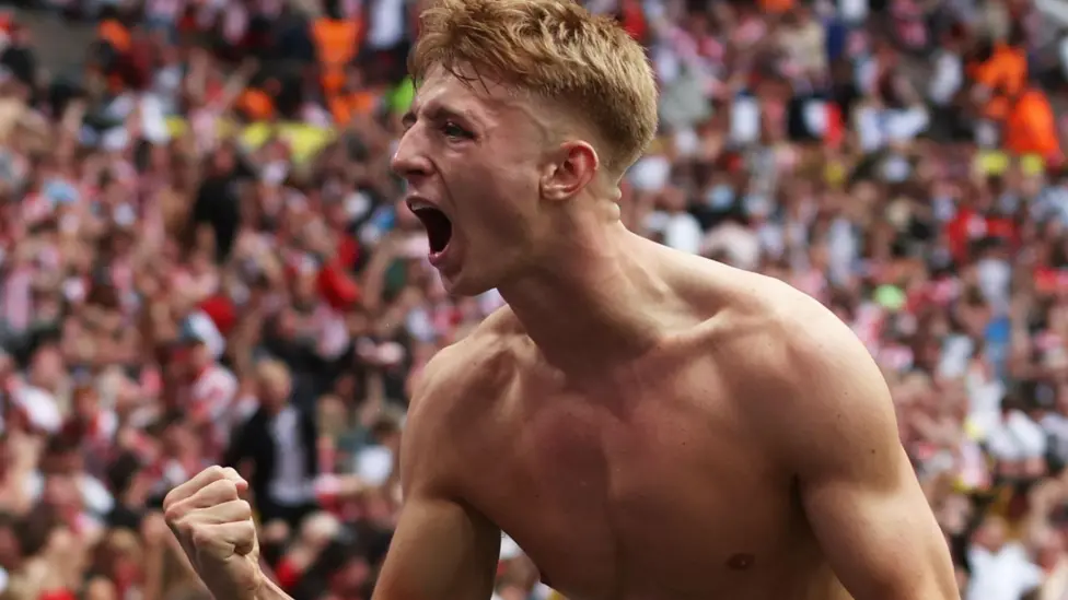 Watson’s Late Winner Sends Sunderland Back to PL.