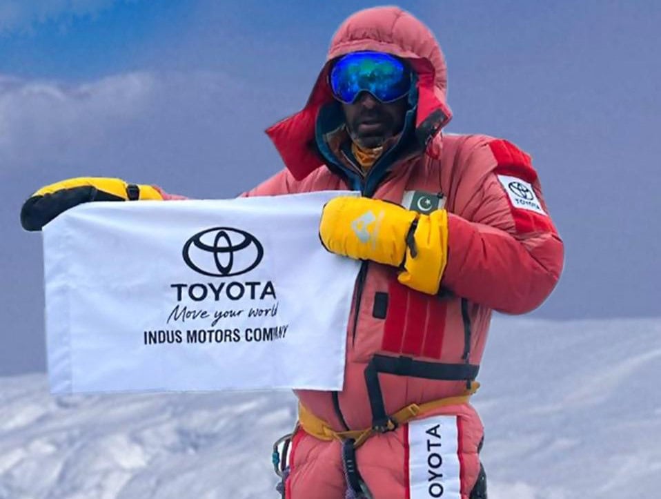 Wajidullah Nagari Summits Everest, Inspires Pakistan
