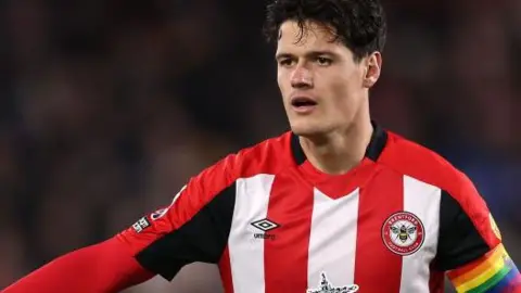 Arsenal sign Christian Norgaard smart £15m midfield deal