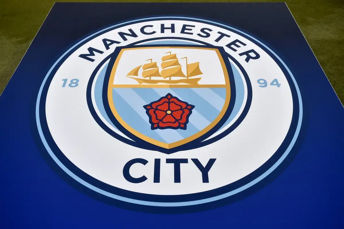 Manchester City want Manchester United midfielder Clinton